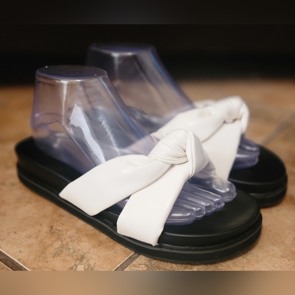 Chase & Chloe Camille Women's Slide Sandals - Picture 1 of 5